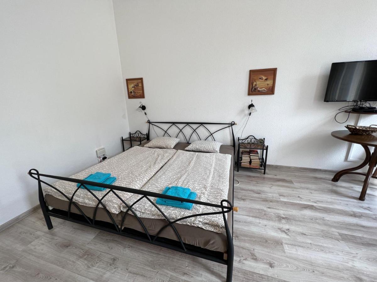 Apartment Alice Center Κάρλοβι Βάρι Εξωτερικό φωτογραφία