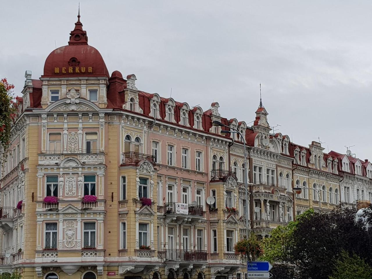 Apartment Alice Center Κάρλοβι Βάρι Εξωτερικό φωτογραφία